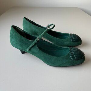 MIU MIU Green Suede Decorative Shell Buckle Low Heel Size EU 36 Made in Italy